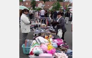 Vide-grenier du BBC....sous le soleil !