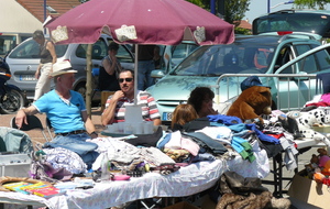 Merci aux parents qui font aussi vivre ce vide-grenier